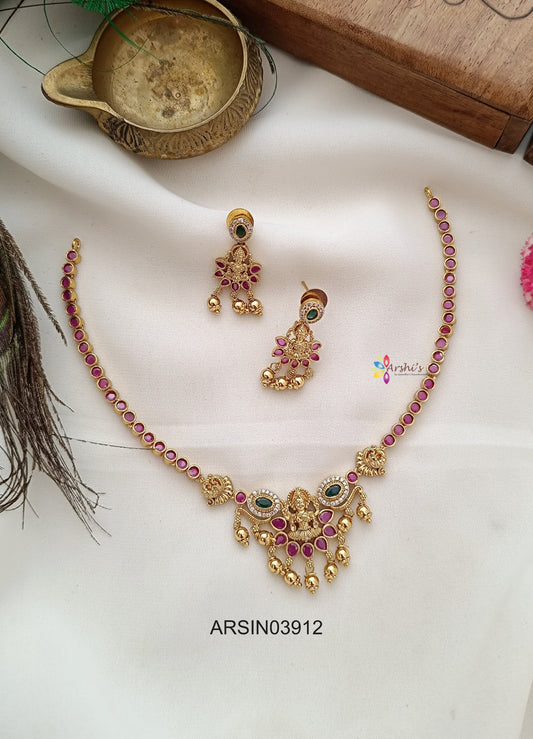 Kemp Stone Lakshmi Pendant Necklce