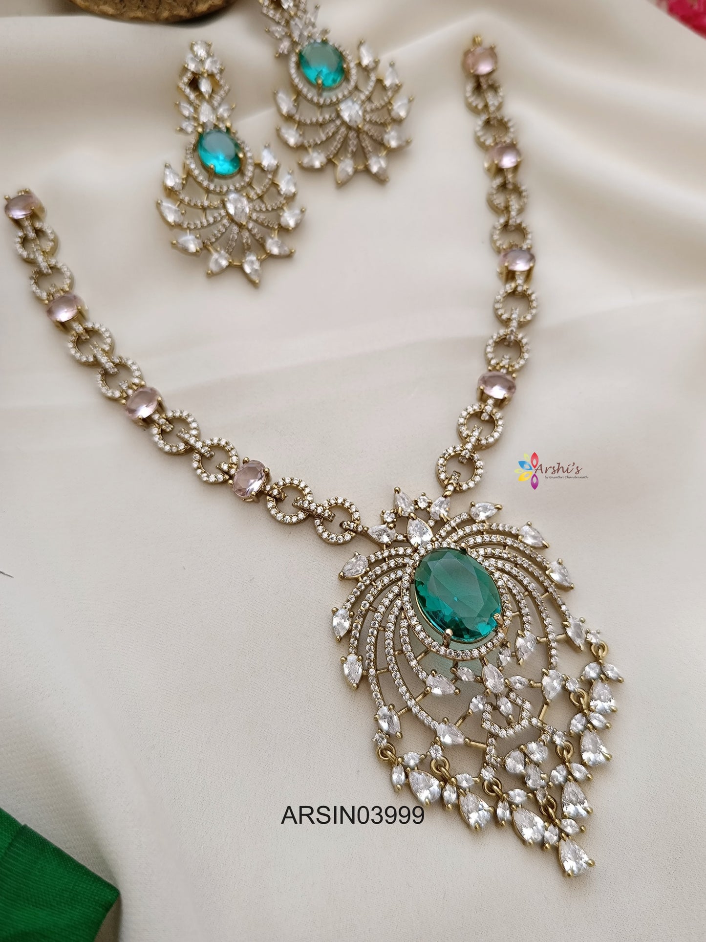 Victorian Big Pale Green Pendant Necklace