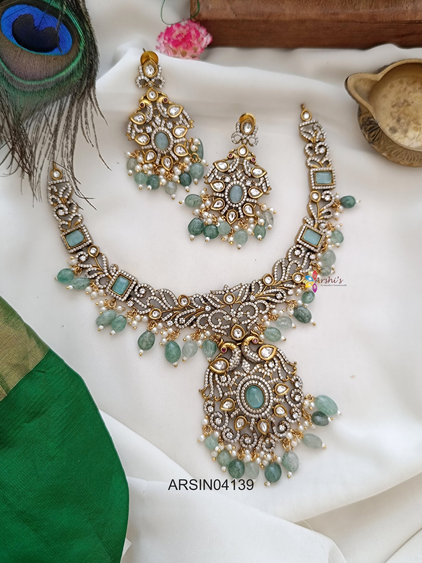 Floral Victorian Pale Green Bead Necklace