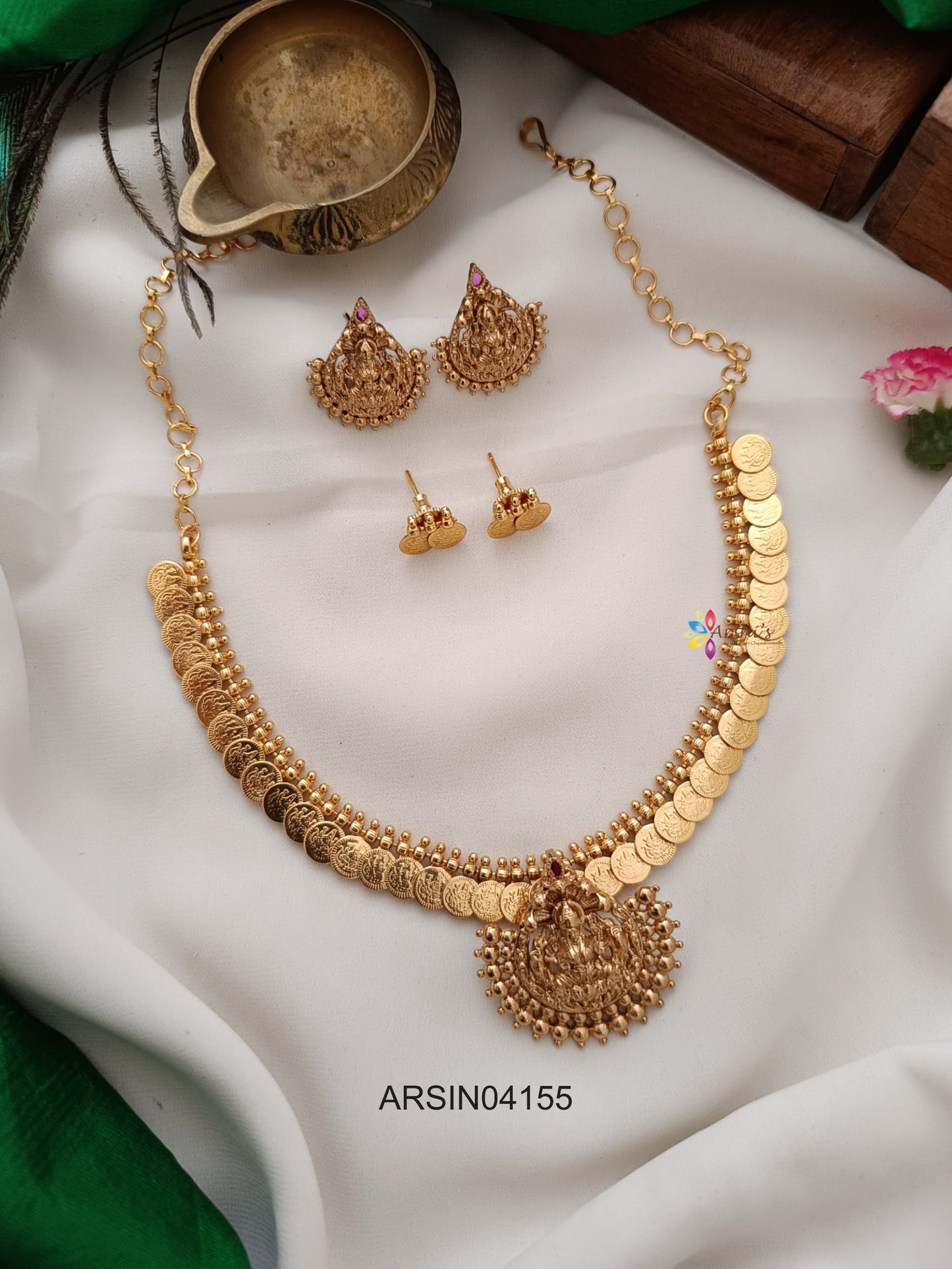 Lakshmi Coin with Lakshmi Pendant Necklace