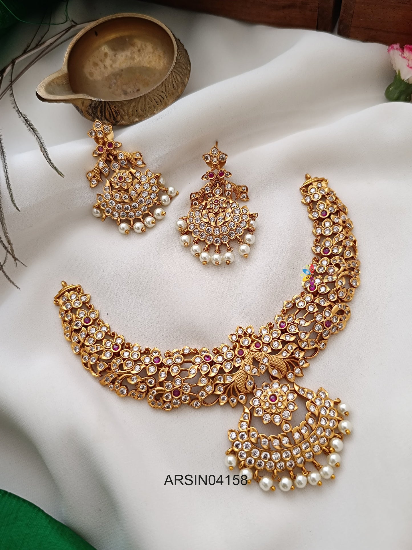 Grand White Stone Necklace