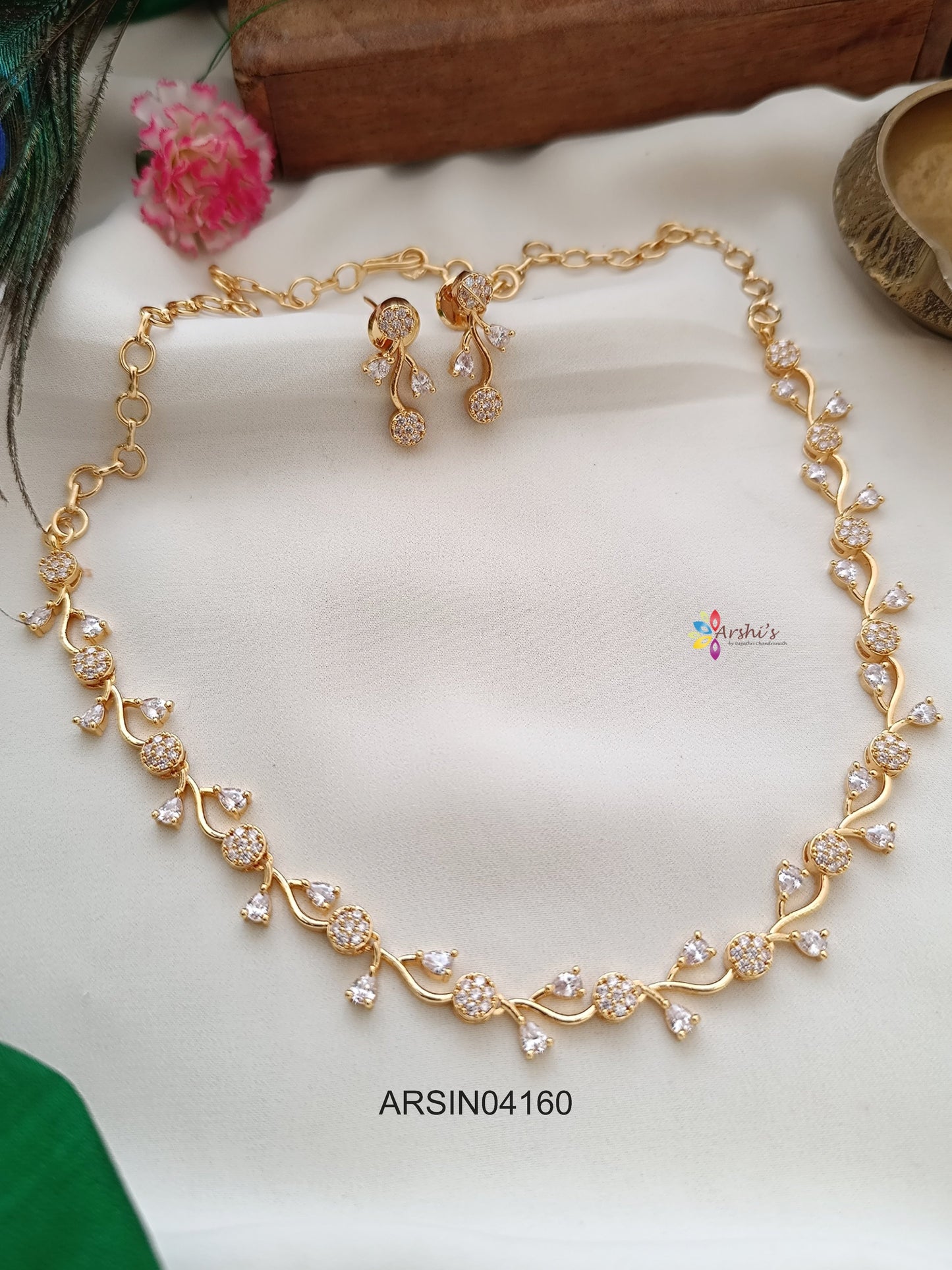 Simple AD White Stone Necklace
