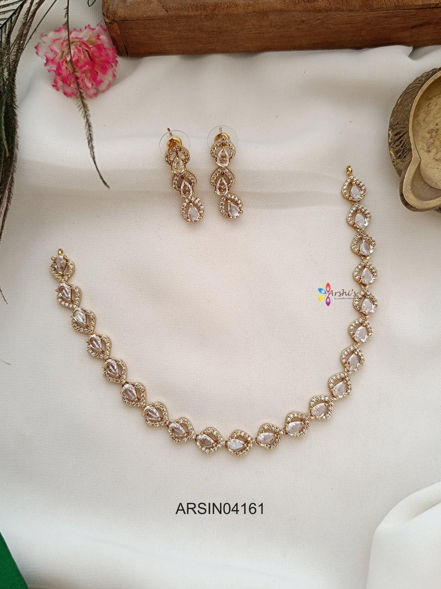 Simple AD White Stone Necklace