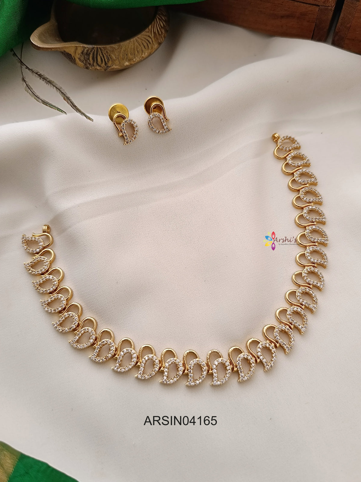 Simple Mango White Stone Necklace