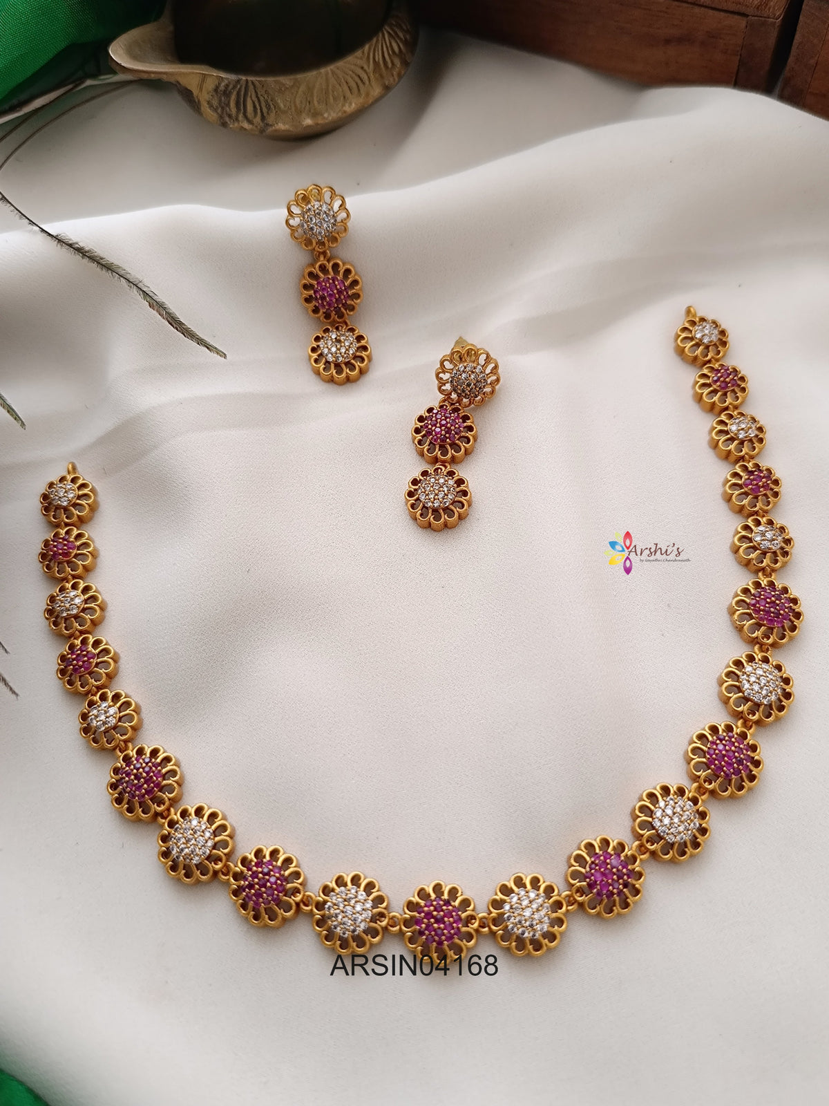 Round Kemp and White Stone Necklace