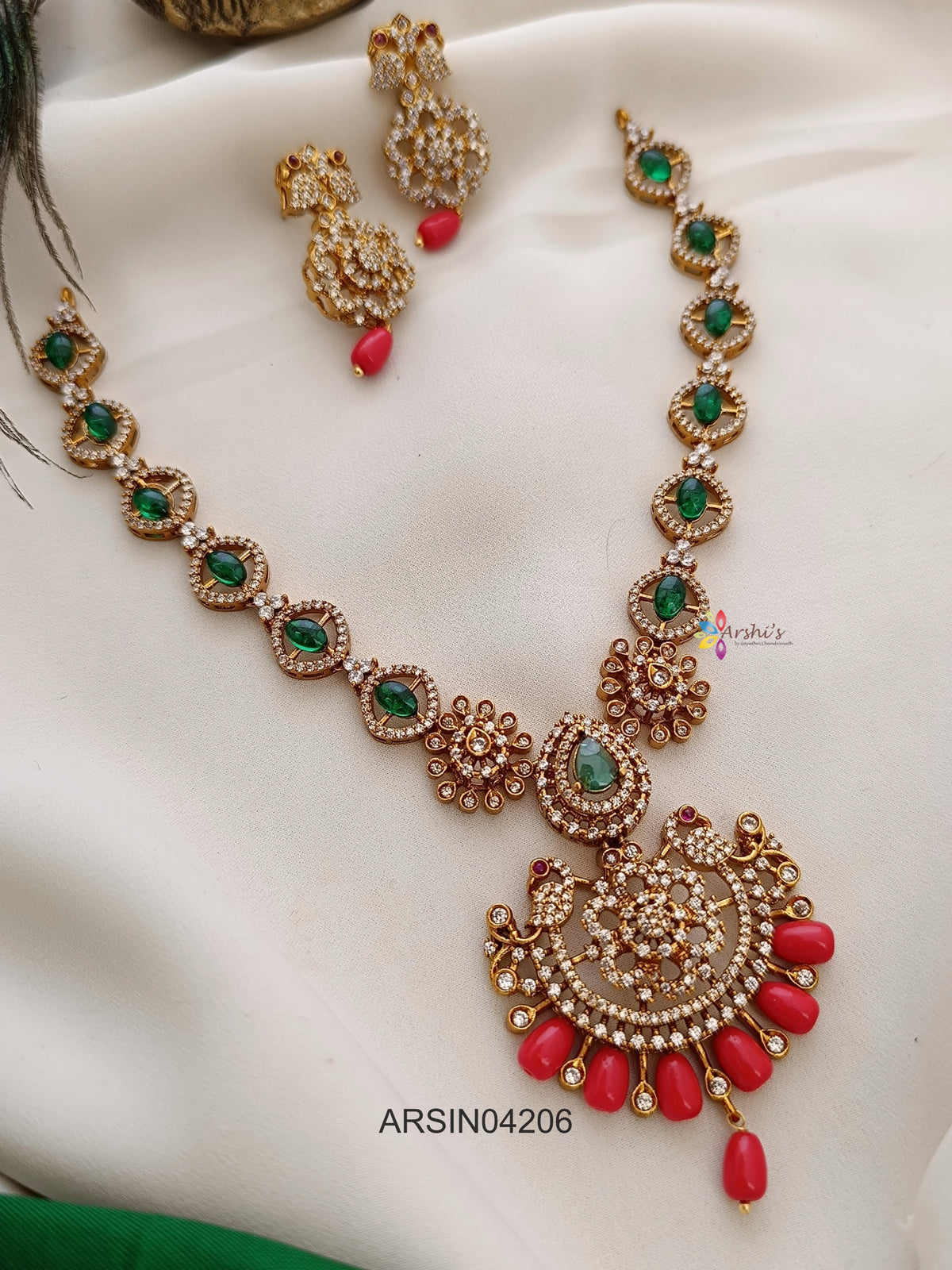 Emerald White Stone Necklace