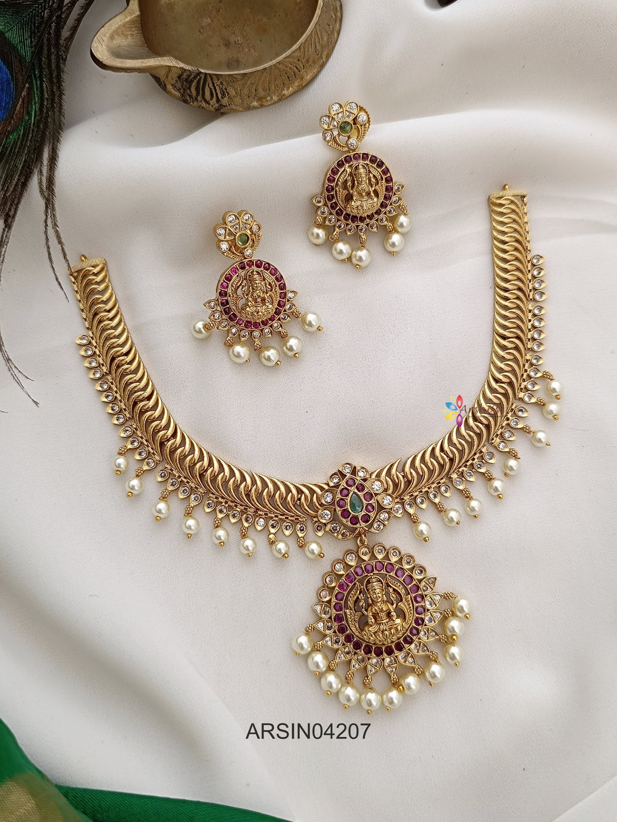 Lakshmi Pendant Jalebi Necklace