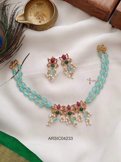 Pale Green Bead Lotus Pendant Choker