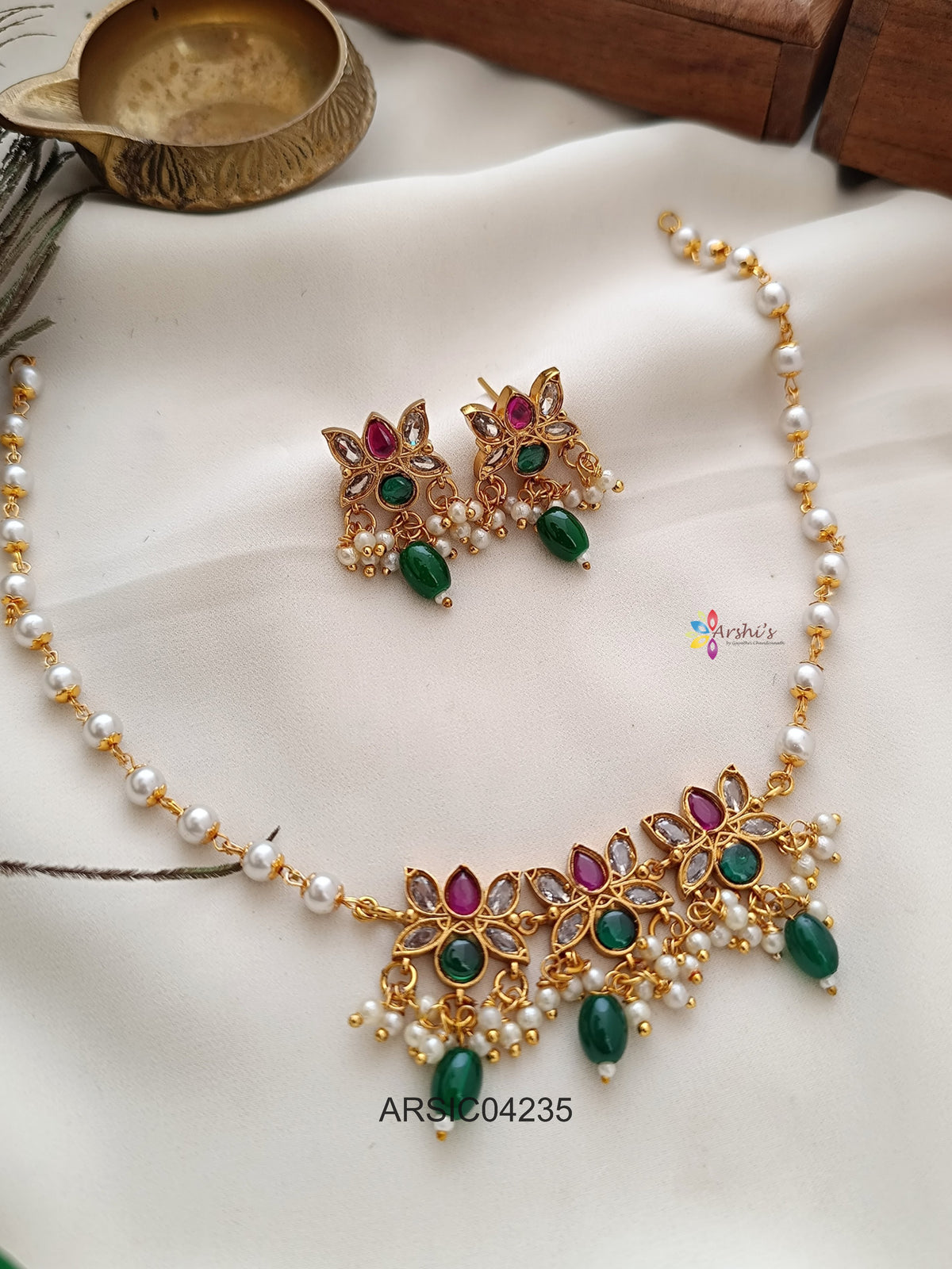 Single Pearl Lotus Choker