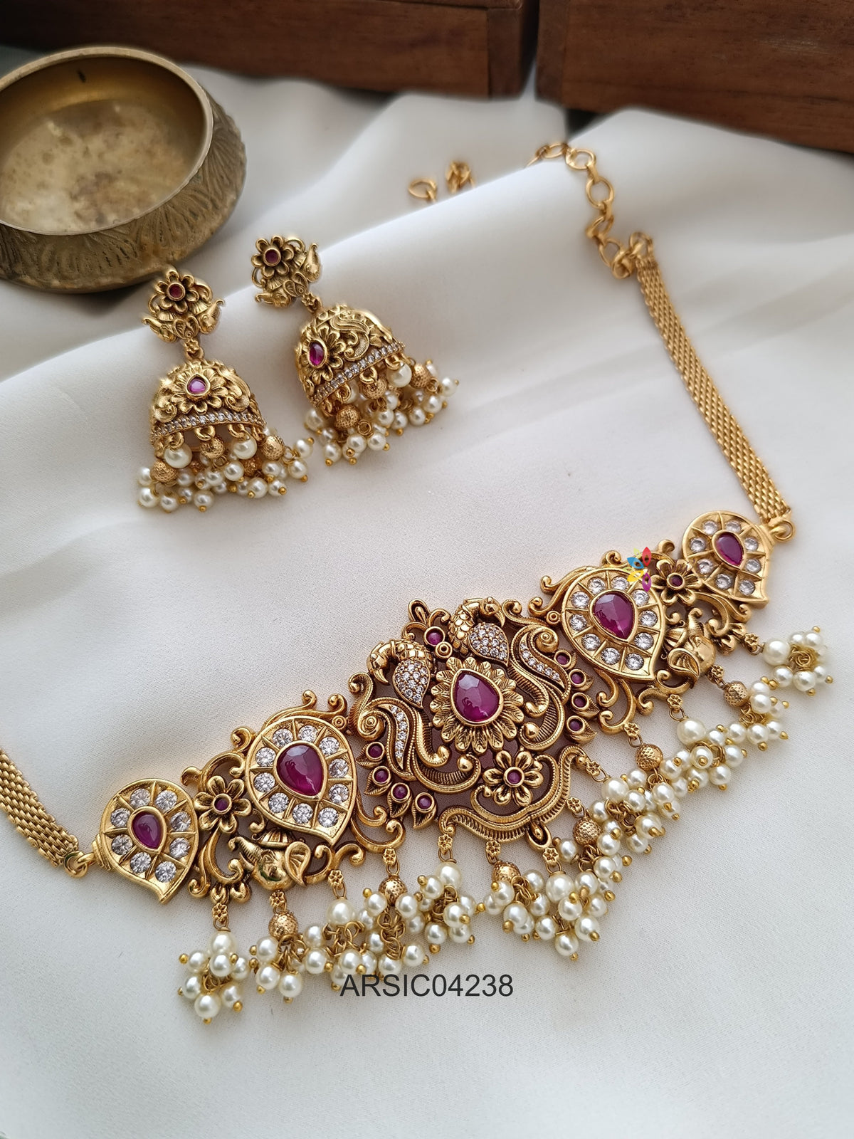 Kemp and White Stone Guttapusalu Choker