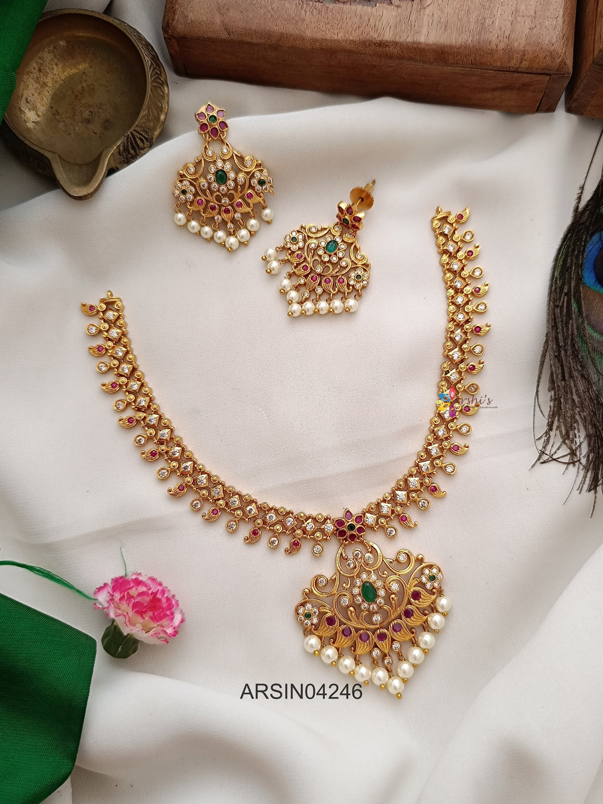 Floral Pendnt AD Stone Necklace