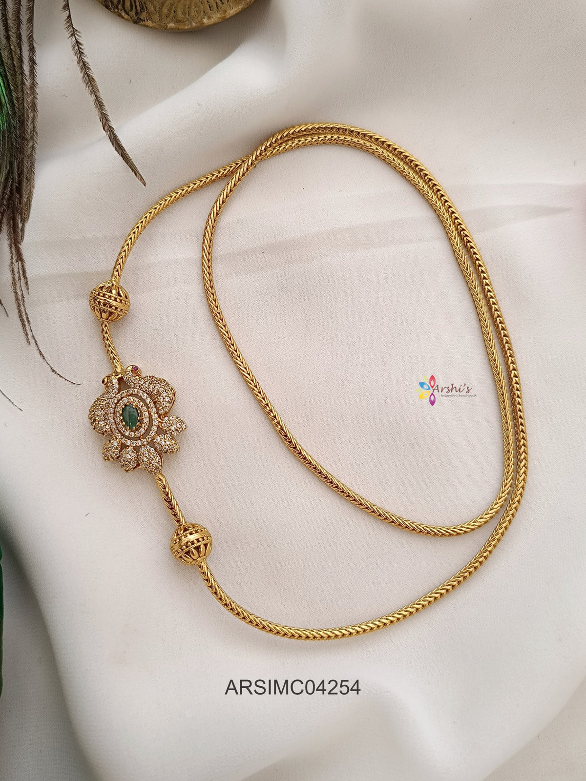 Peacock White and Green Stone Motif Mugappu Chain