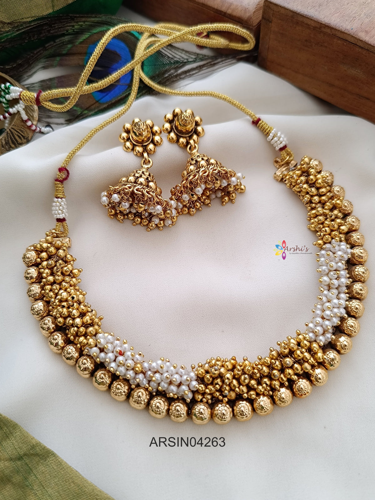 Pearl and Gold Bead Gungroo Necklace