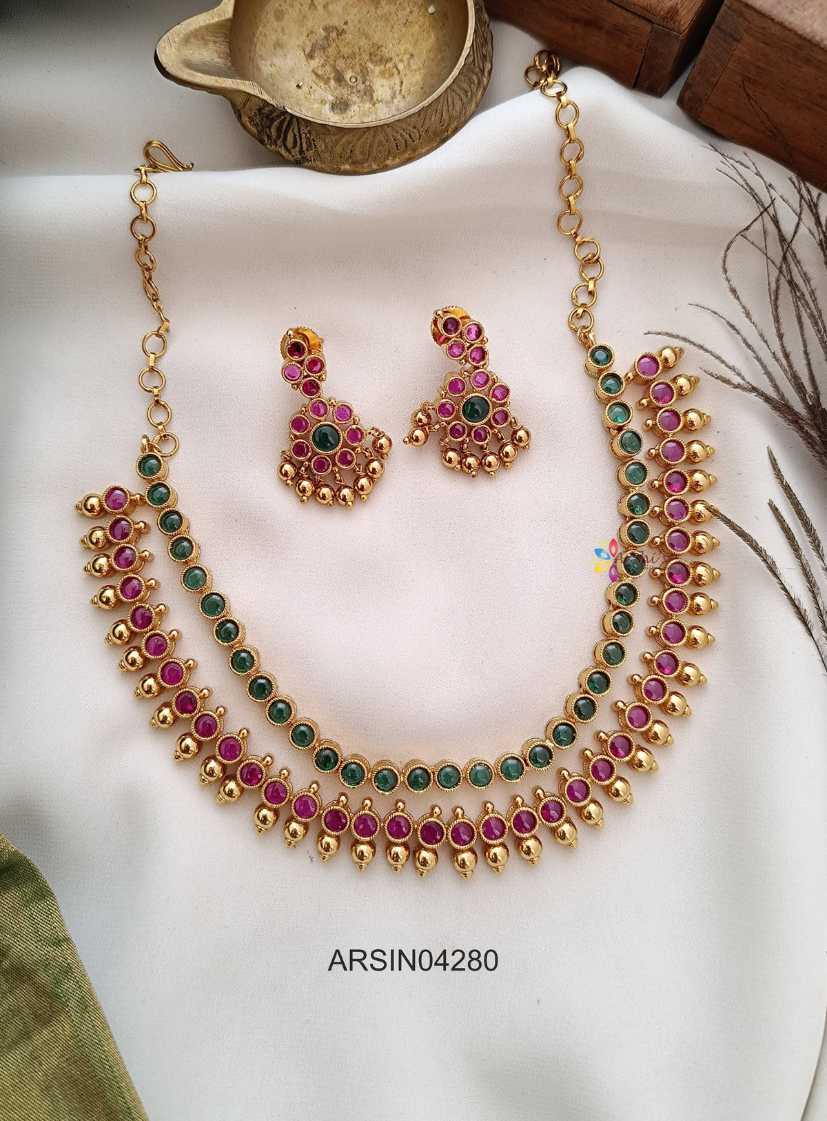 Layer Kemp and Green Stone Necklace