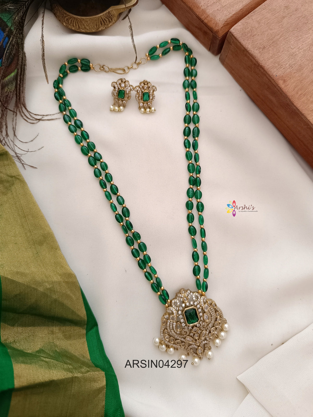 Green Bead Victorian Pendant Necklace