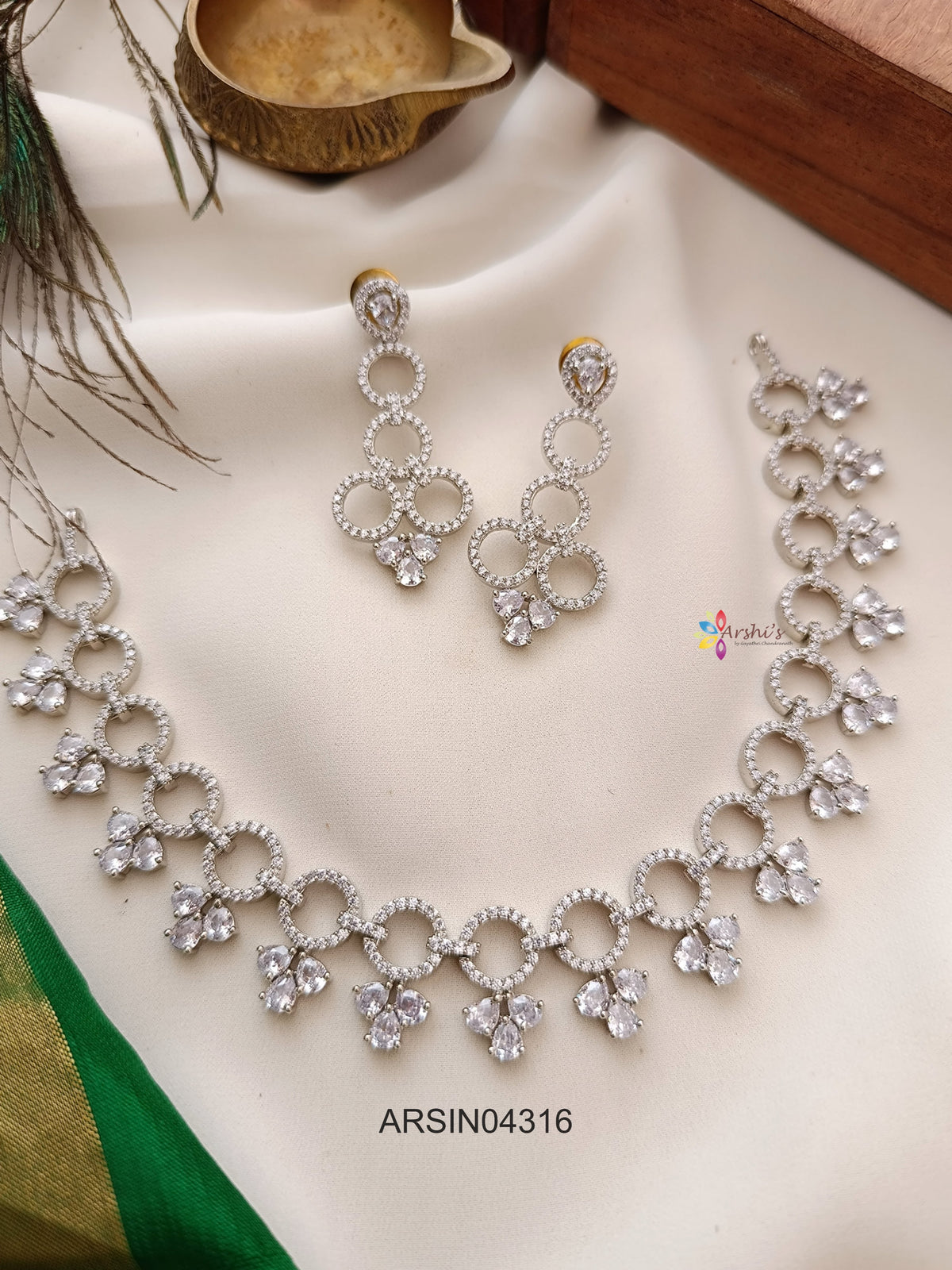 White Rosium Polish Necklace