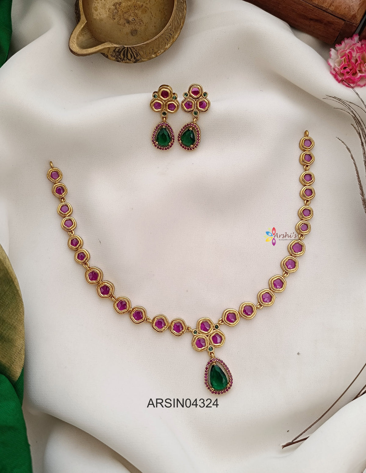 Green Tear Drop Kemp Stone Necklace