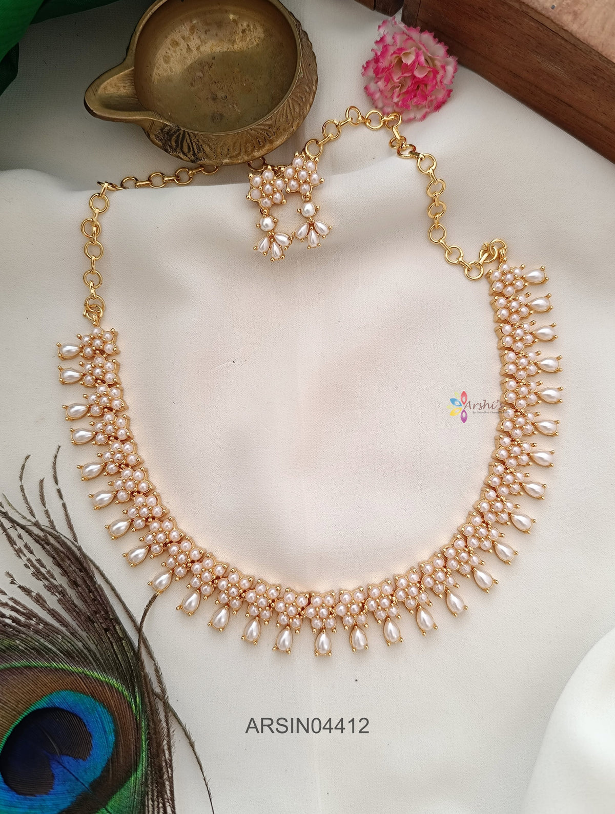 Pearl Studded Necklace