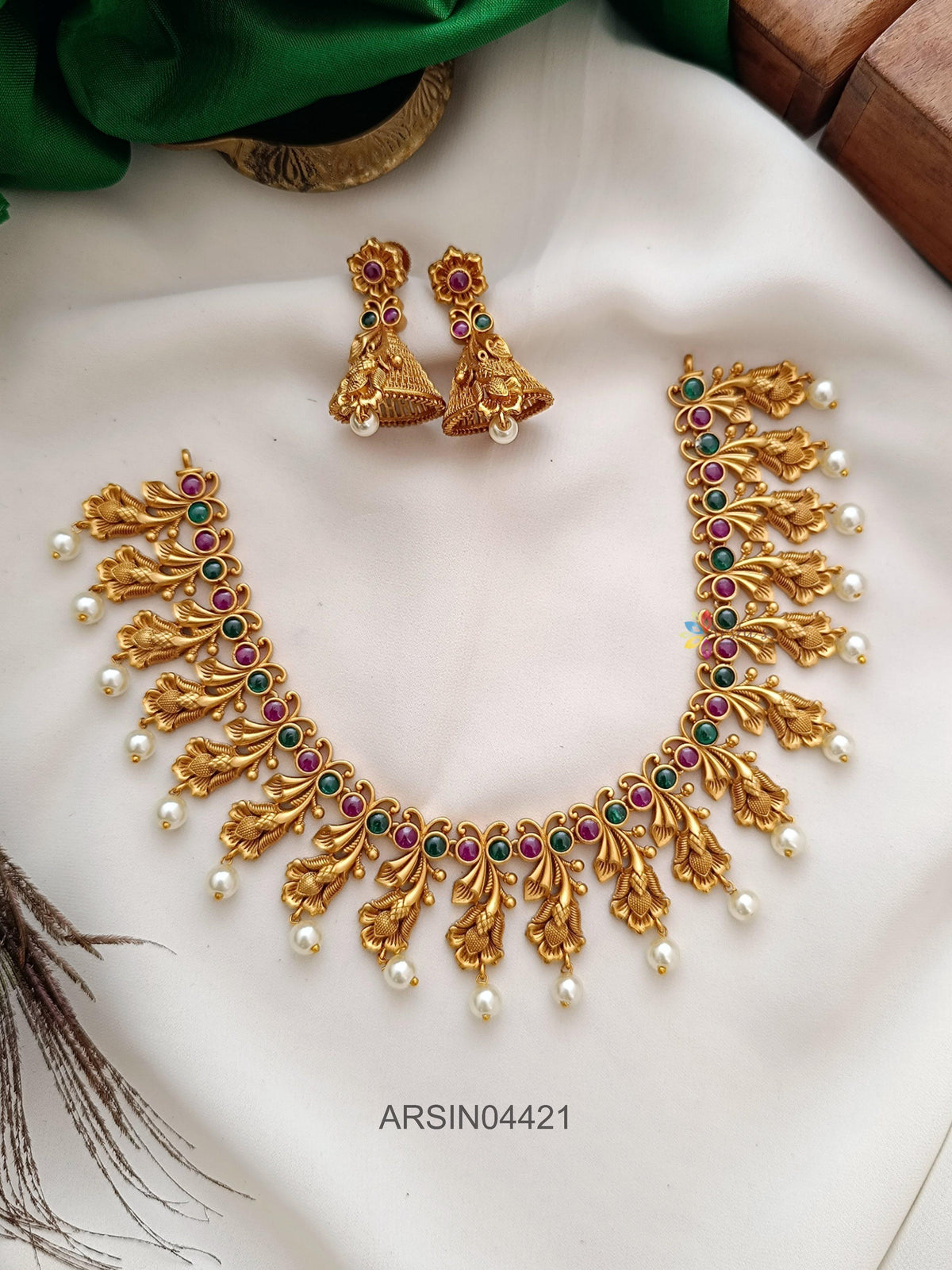Flower Design Pearl Drop Necklace