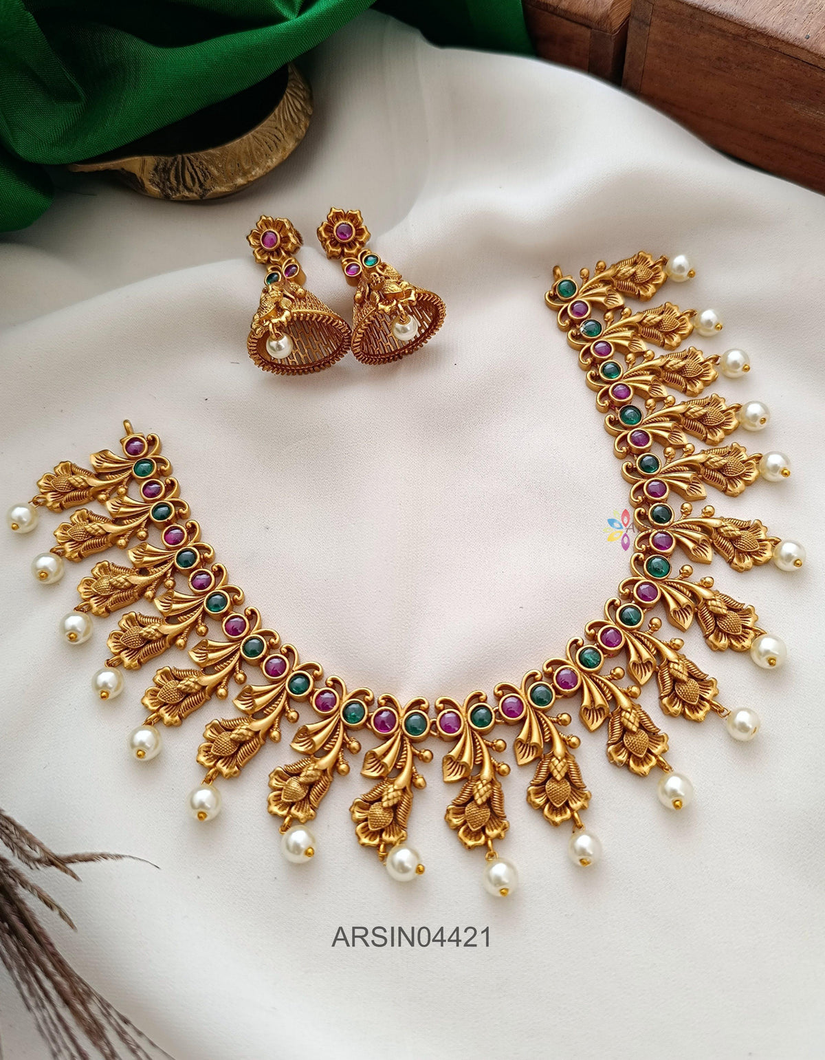Flower Design Pearl Drop Necklace
