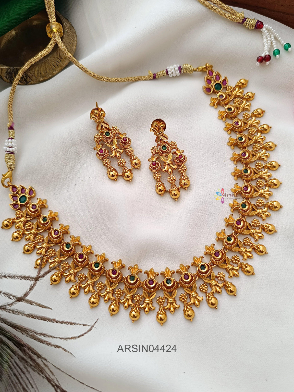 Matte Floral Design Necklace