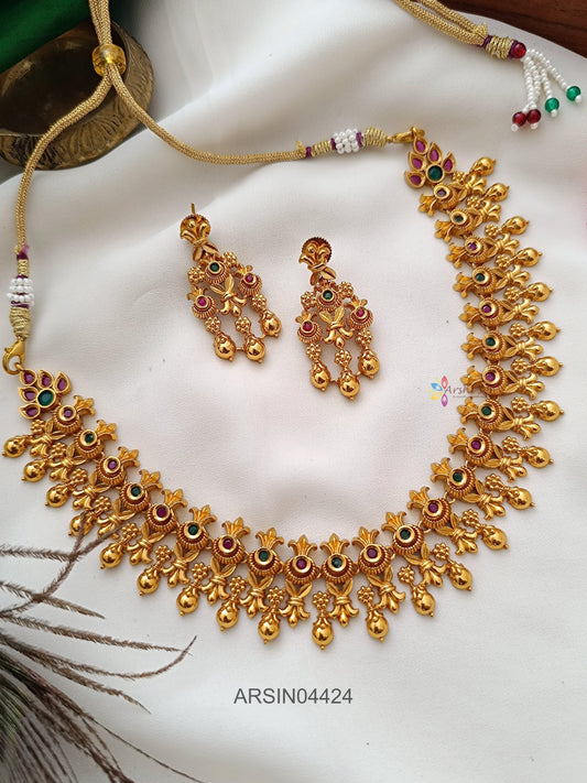 Matte Floral Design Necklace