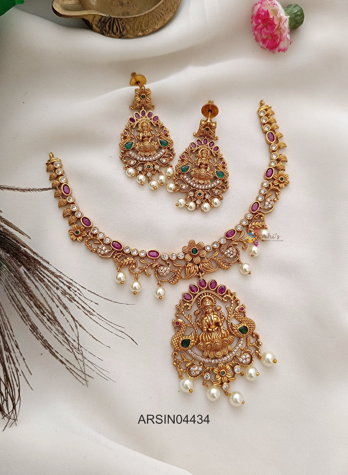 Lakshmi Pendant Floral Design Necklace
