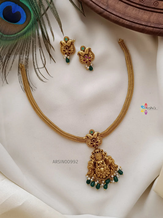 Lakshmi Pendant Plain Chain Necklace
