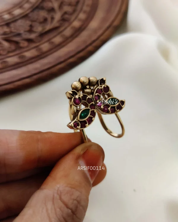 Peacock Kemp Stone Bridal Finger Ring