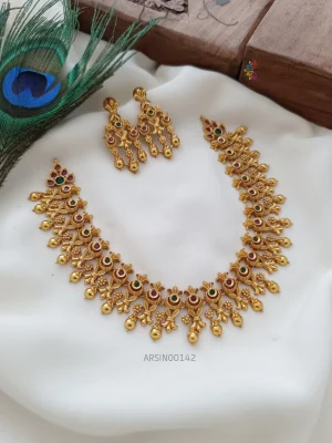 BEautiful flower design kemp necklace