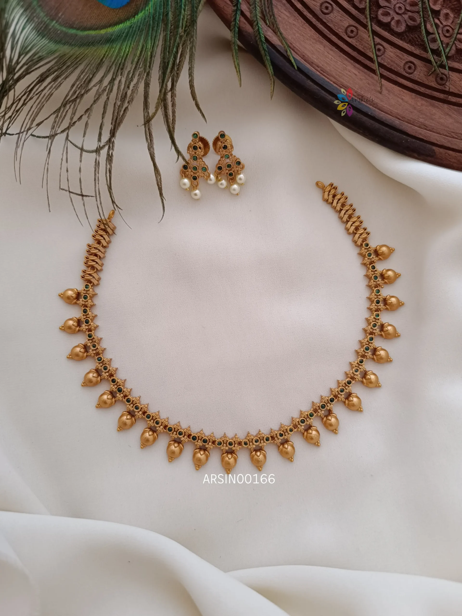 Simple traditional online necklace