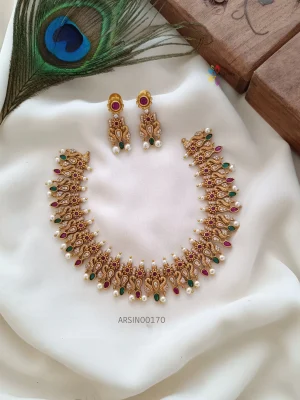 BEautiful peacock kemp pearl hanging necklace