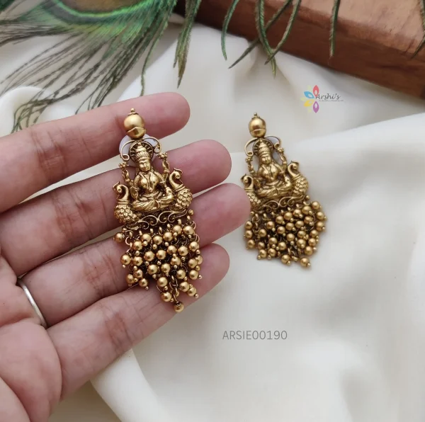 Antique South Indian jewellery| temple earrings design|Gold matte finish south  Indian jewellery| - YouTube
