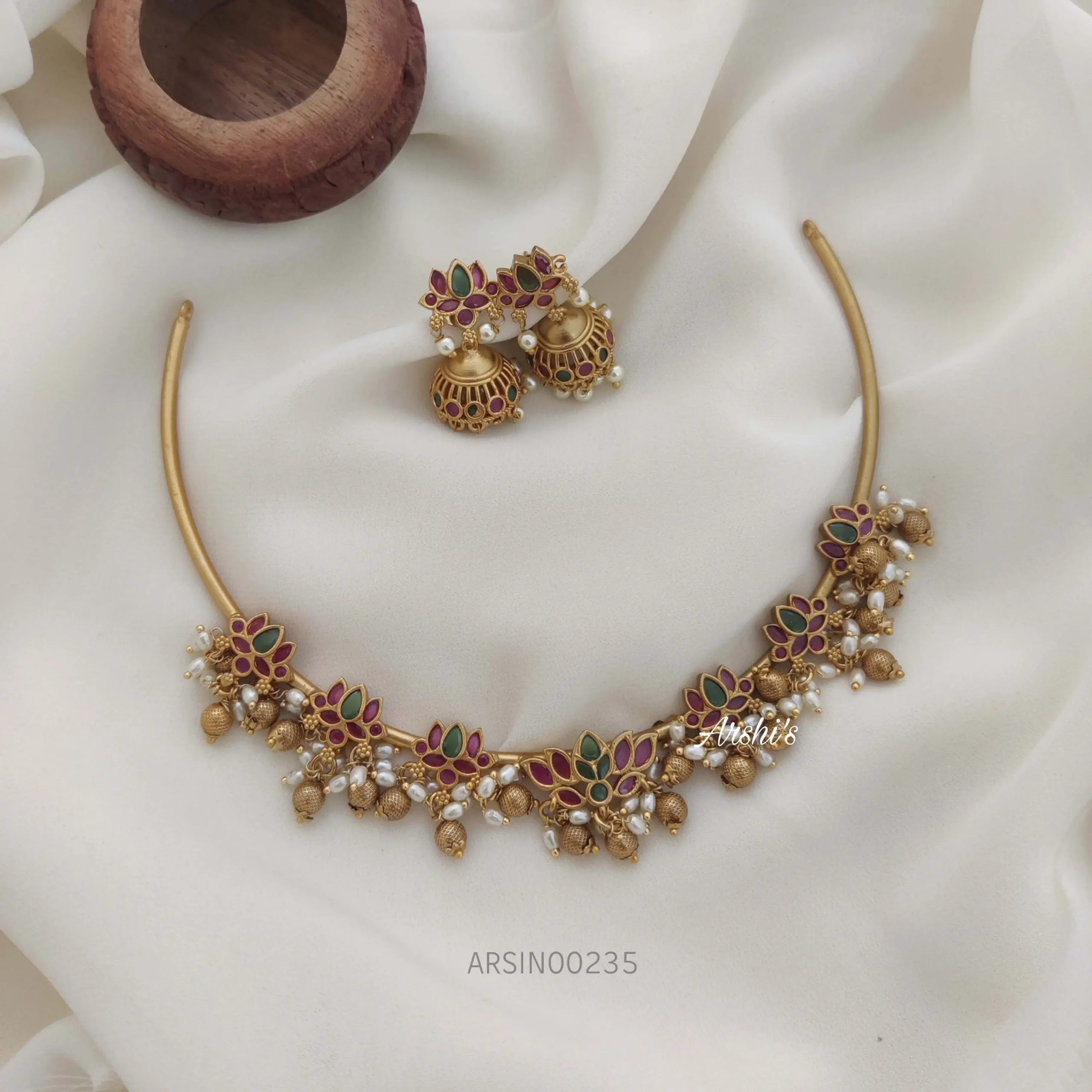 Beautiful Seven Lotus Design Hasli Necklace