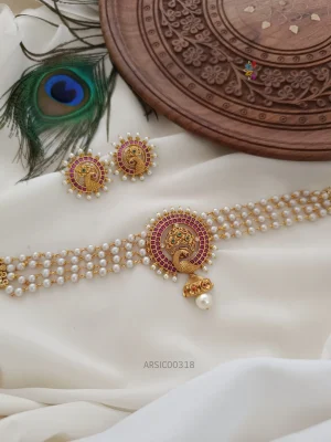 Dazzling Four Pearl Layer Peacock Pendant Choker