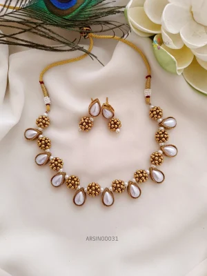 BEautiful pearl stone Stone antique Necklace
