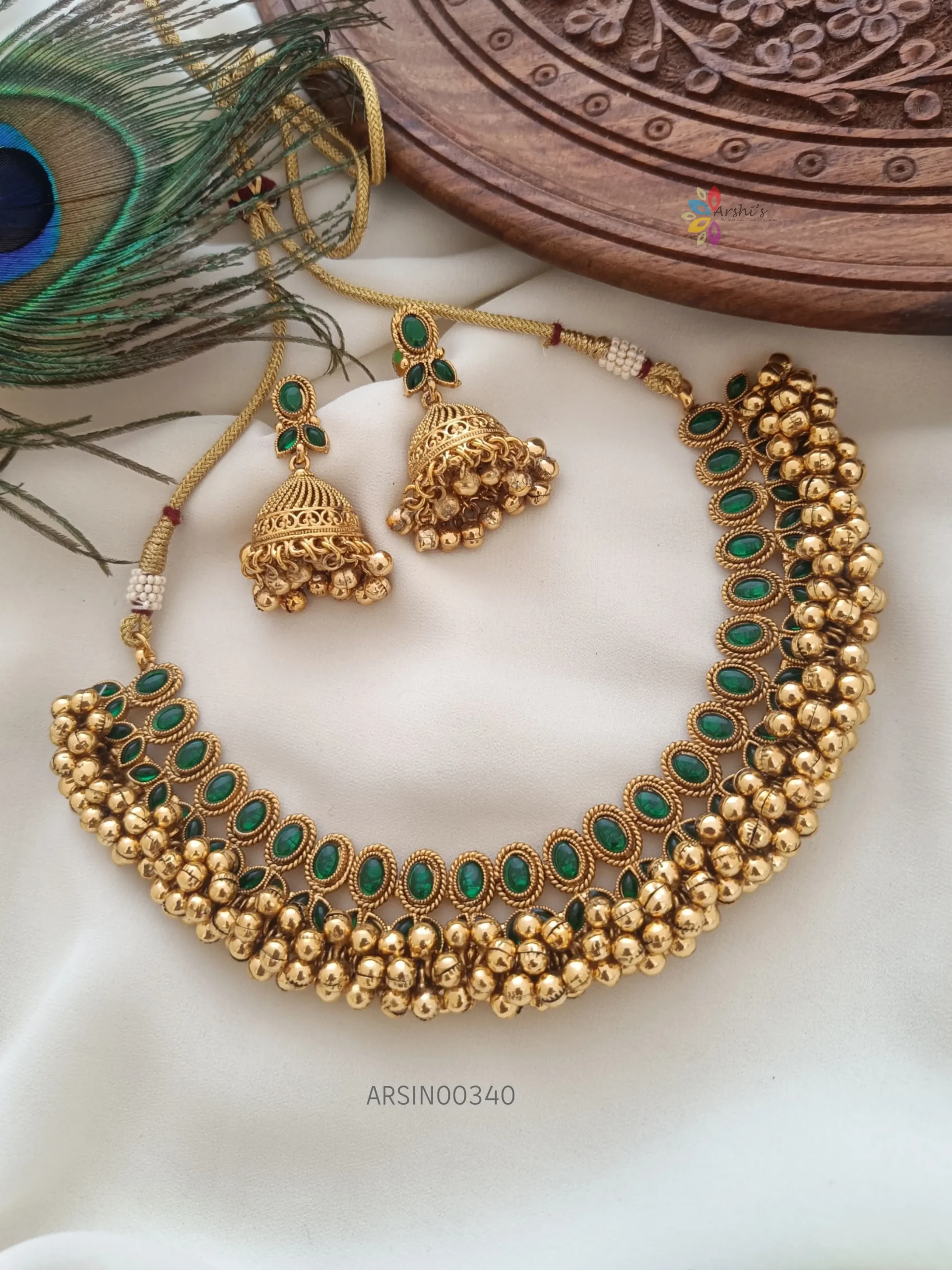 Beautiful green kemp antique gold bead necklace
