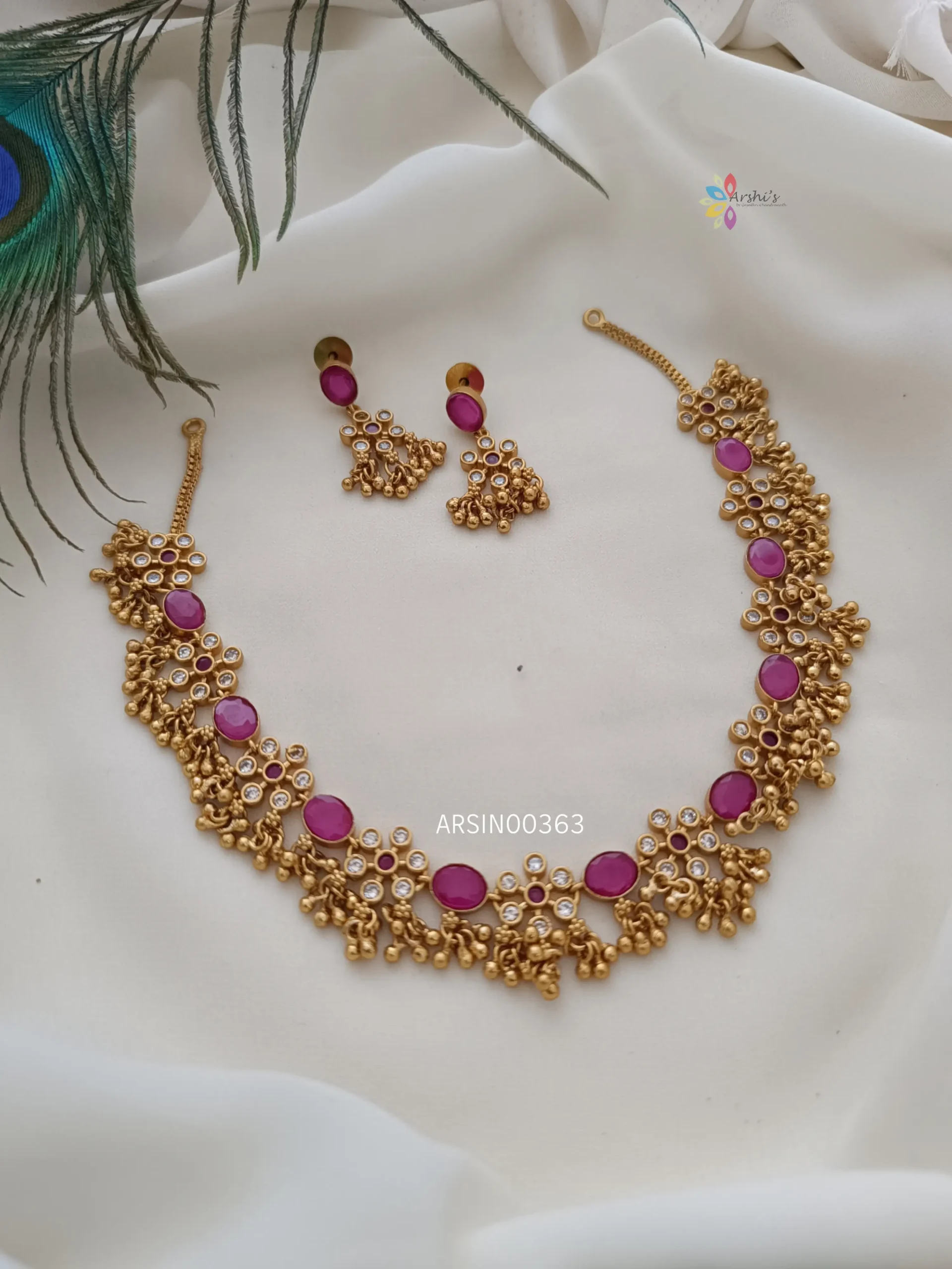 Adorable Kemp Stone Small Gold Beads Necklace