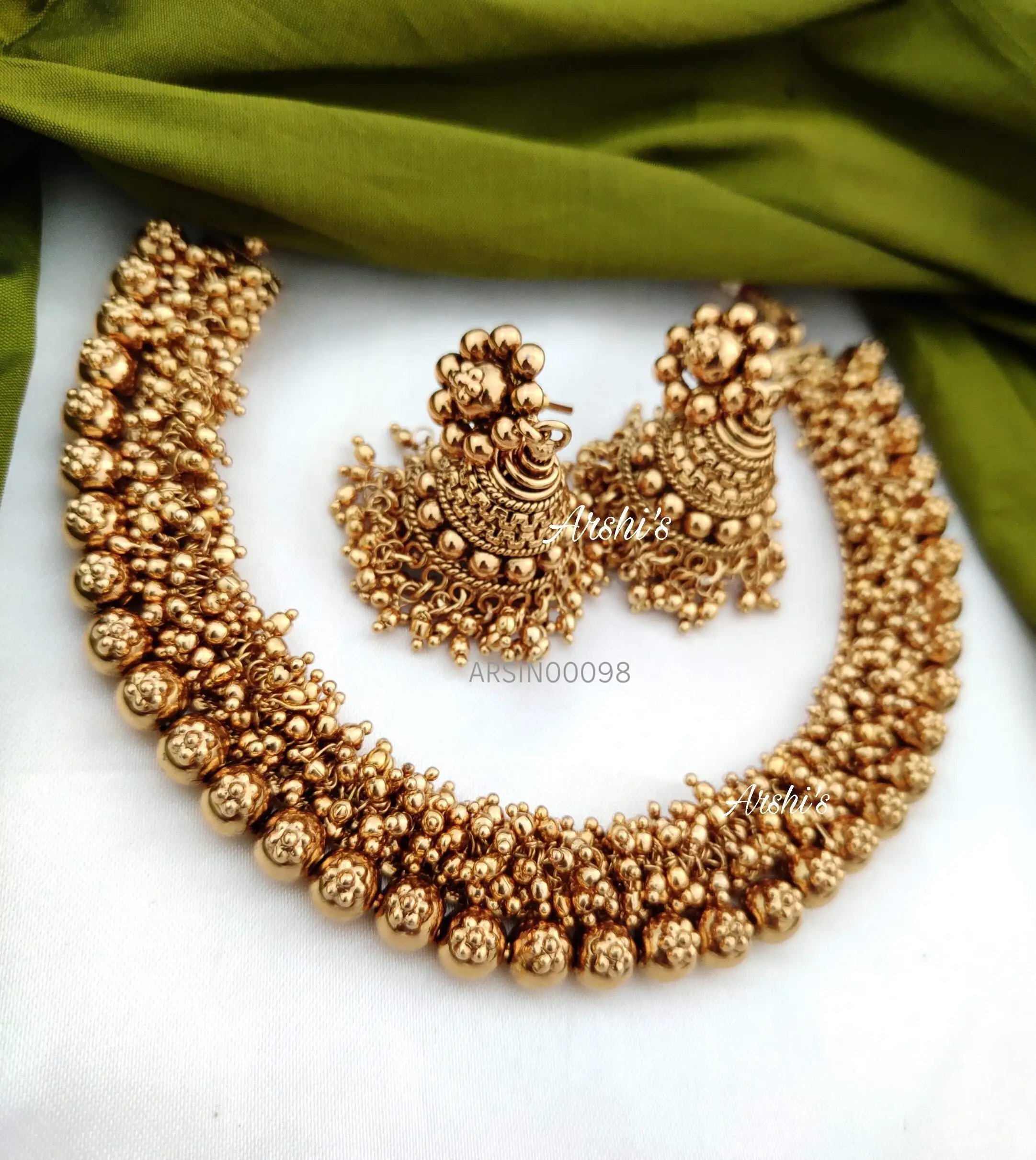 Antique Gold Cluster Bead Necklace2