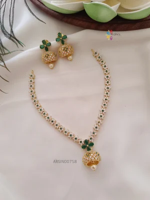 Simple Flower Design Necklace