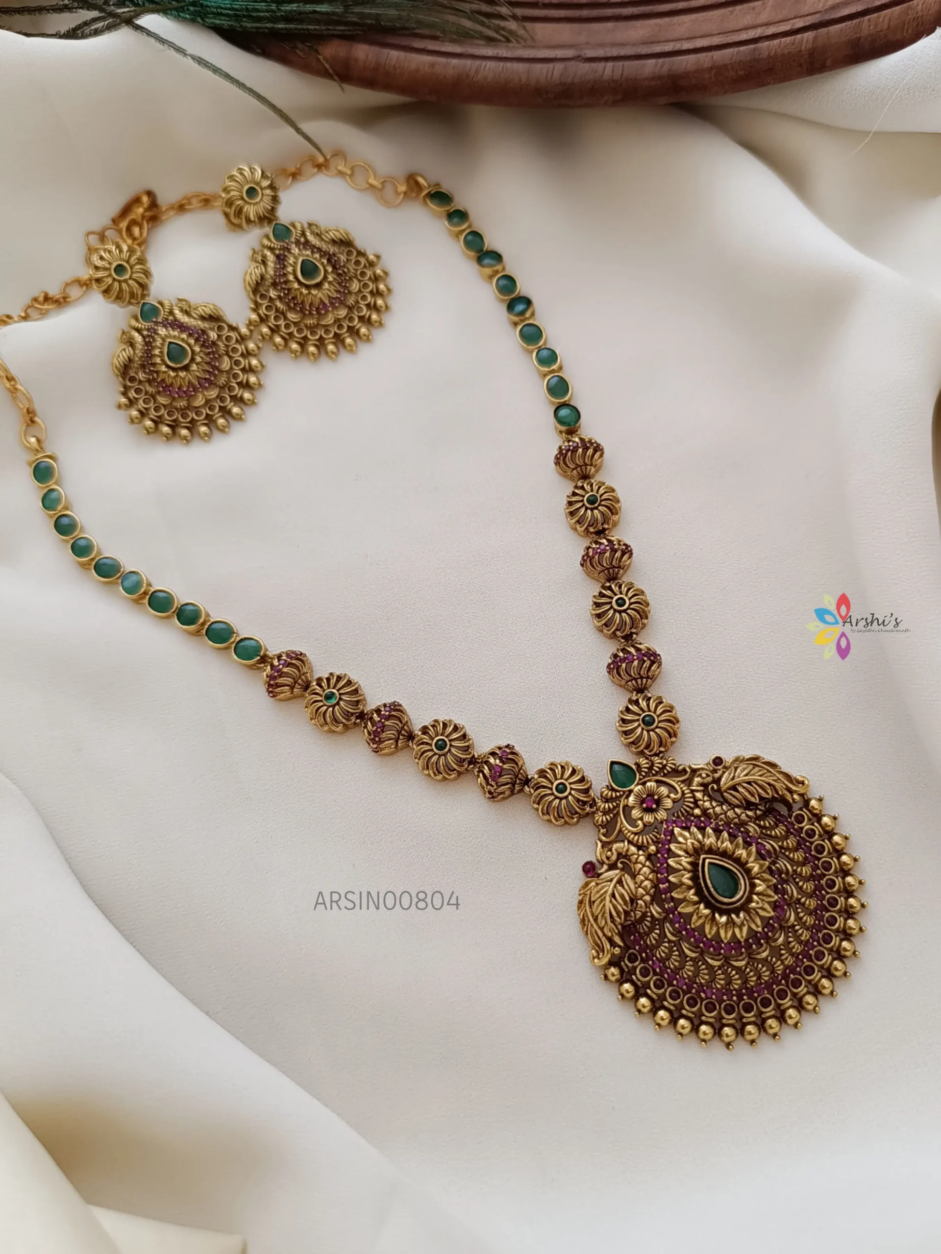 Elegant Emerald Stone Peacock Necklace