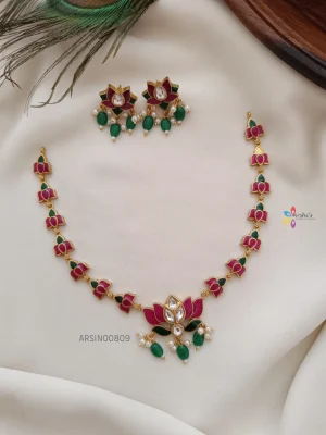 Beautiful lotus temp necklace
