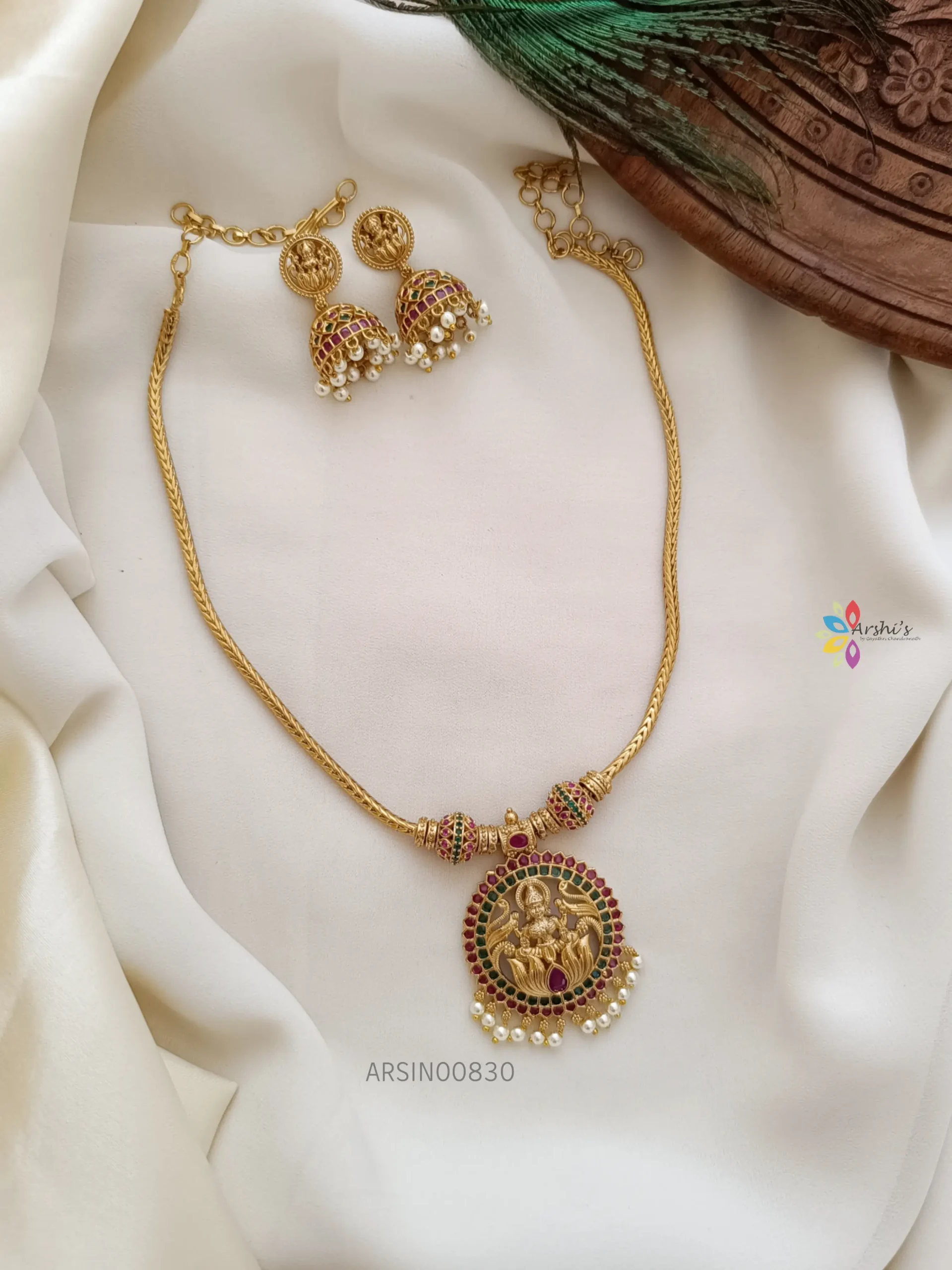 Simple Chain Lakshmi Pendant with Pearl Necklace