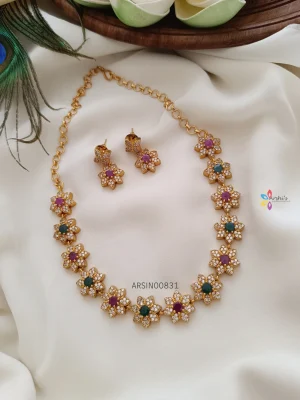 Adorable Flower Design Necklace