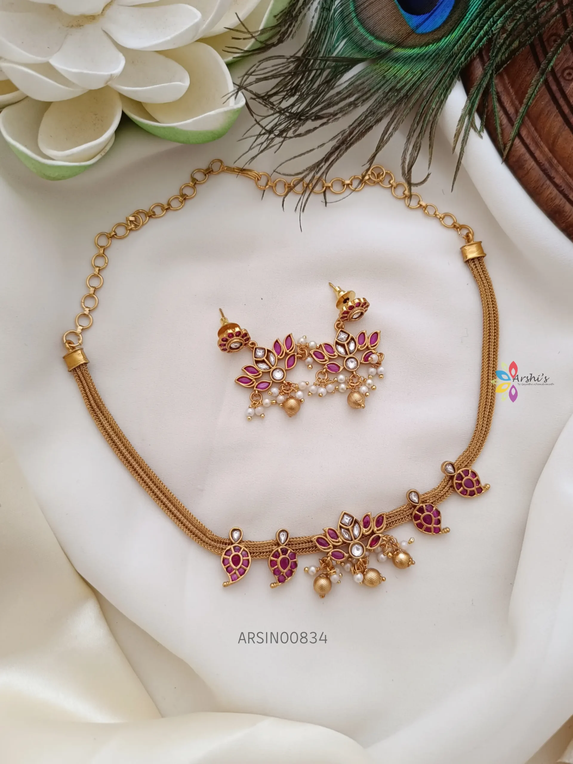 Lotus and Mango Design Hasli Necklace