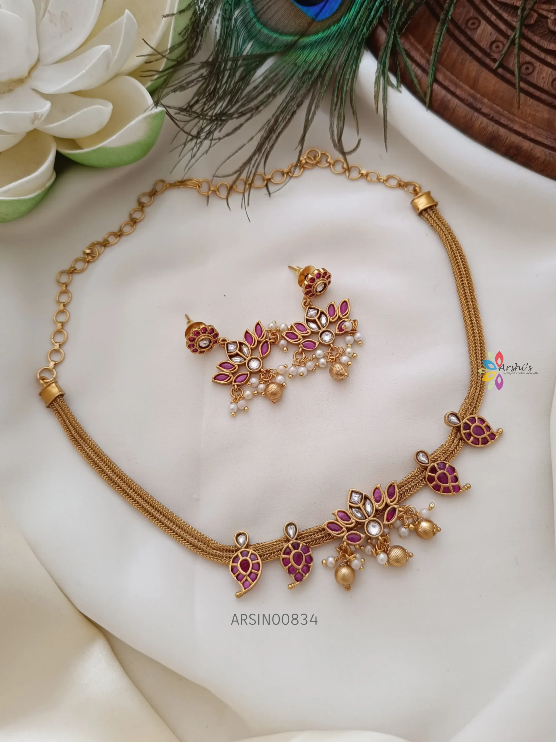 Lotus and Mango Design Hasli Necklace