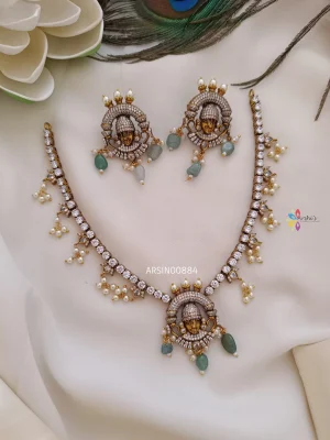 Traditional Victorian Necklace