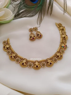 Beautiful Flower Design Necklace