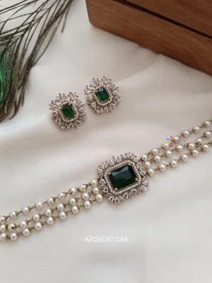 Three Pearl Layer Emerald Stone Choker