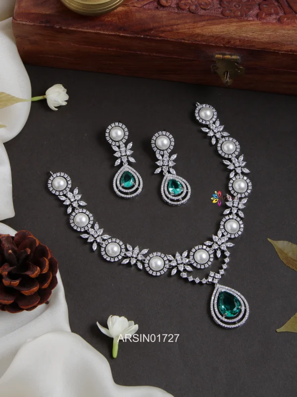 Classic Pearl and Emerald Stone Necklace